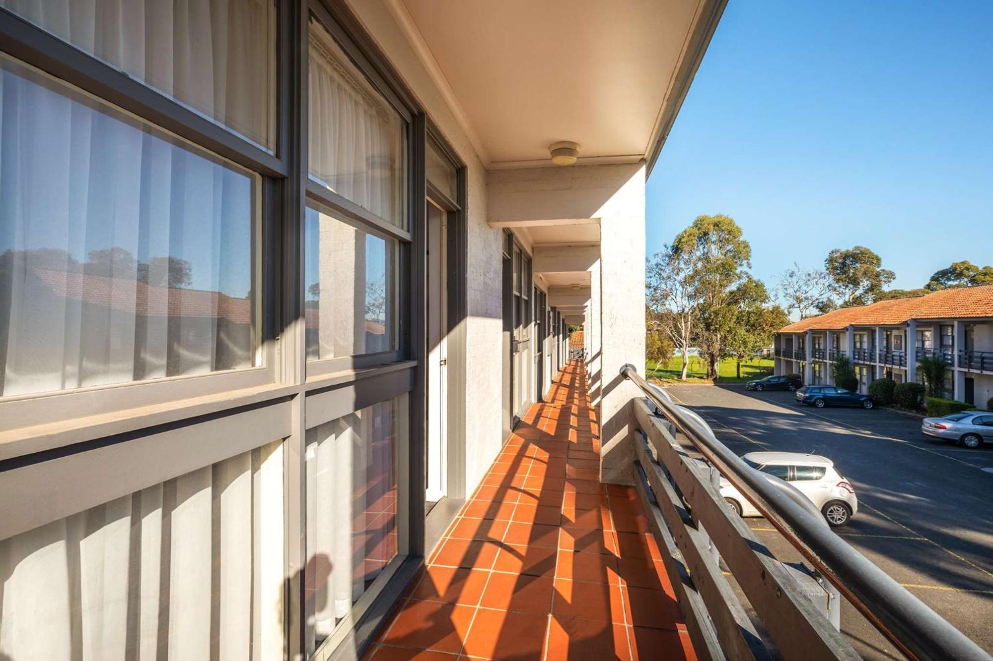 Nightcap At Ferntree Gully Hotel Motel Exterior photo