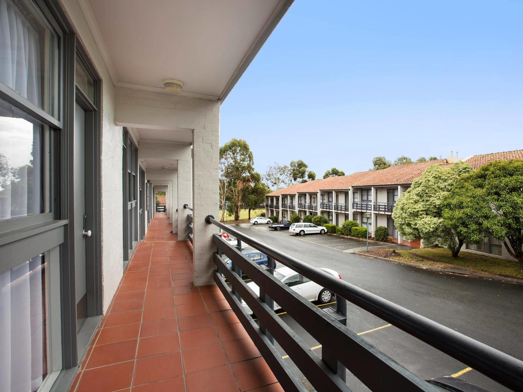 Nightcap At Ferntree Gully Hotel Motel Exterior photo